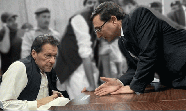 مذاکرات سے متعلق عمران خان اور پارٹی قیادت میں واضح تضاد سامنے آگیا