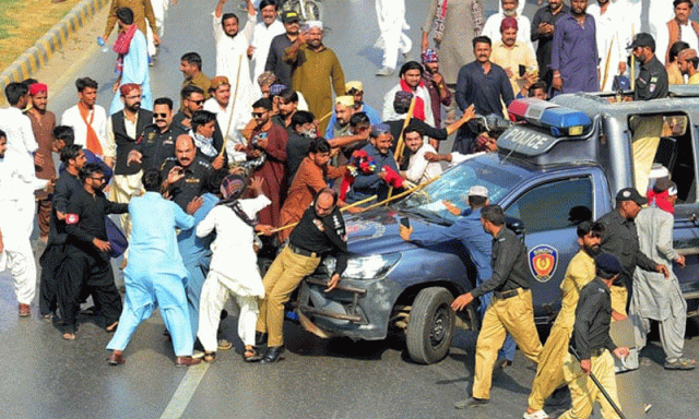 شارع فیصل پر قوم پرست جماعت جسقم کی جانب سے پولیس پر حملے کا مقدمہ درج