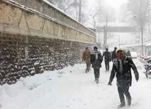 خیبر پختونخوا میں سردی لوٹ آئی، برفباری کے مناظر نے دل موہ لیے