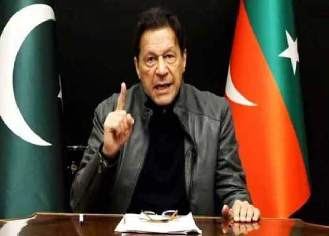 عمران خان کا 26ویں ترمیم کے دوران غائب رہنے والے ارکان اسمبلی کو پارٹی سے نکالنے کا فیصلہ