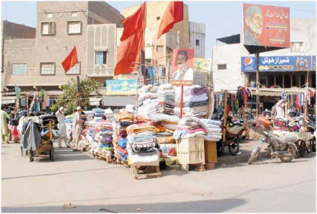 حیدرآباد،انسداد تجاوزات عملے کی غفلت کے باعث باچا خان چوک روڈ پر لنڈے کا کاروبار کیا جارہا ہے