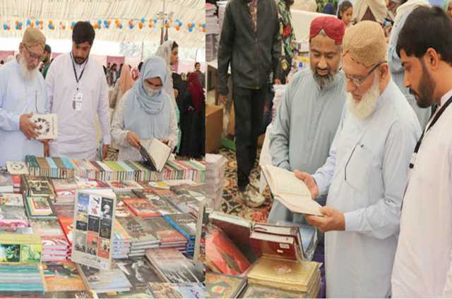 جماعت اسلامی کے رہنما و سابق ایم این اے اسداللہ بھٹو اسلامی جمعیت طلبہ کراچی کے تحت کراچی یونیورسٹی میں 3 روزہ سالانہ کتب میلے کا دورہ کررہے ہیں