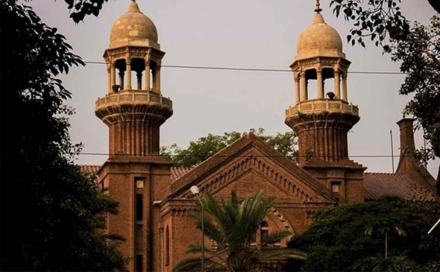 بتایا جائے پابندی کے باوجود کون سے حکومتی ادارے ایکس استعمال کر رہے ہیں؟ لاہور ہائیکورٹ