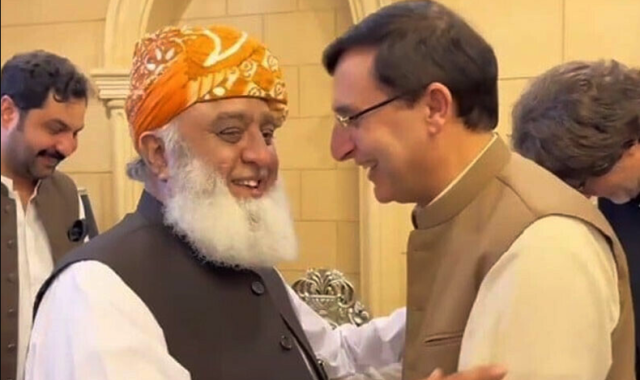 اپوزیشن اتحاد میں جے یو آئی شامل ہوگی یا نہیں، پی ٹی آئی کی عمران خان سے مشاورت مکمل