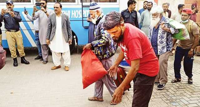 کراچی جیل سے    22 بھارتی ماہی گیر رہا، واہگہ بارڈر کے راستے آج وطن جائیں گے 