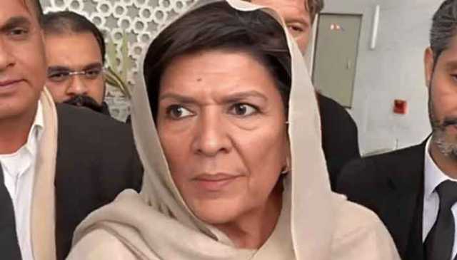 سوشل میڈیا پر منفی پروپیگنڈا، عمران خان کی بہن علیمہ خان سمیت 17 افراد کو دوبارہ طلب کرلیا گیا