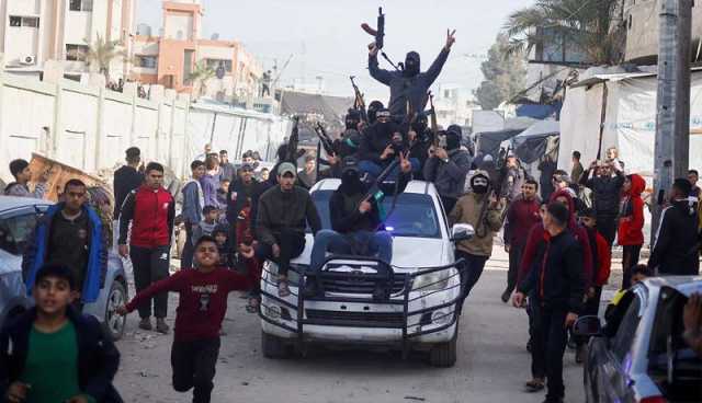 فلسطینی مزاحمت کاروں کا جنگ بندی کے بعد غزہ کی گلیوں میں گشت، عوام کا والہانہ استقبال