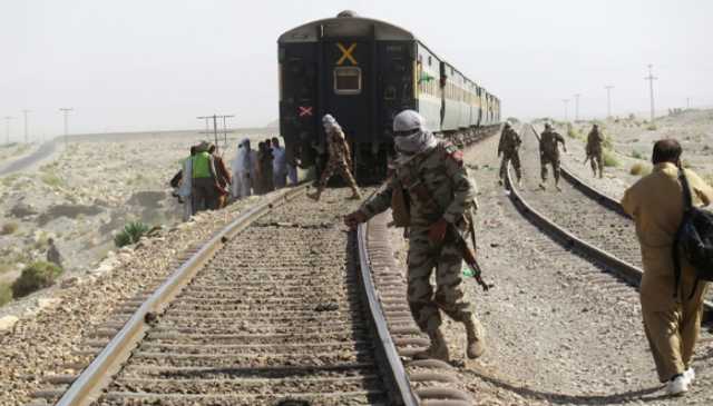 جعفر ایکسپریس حملہ: دہشتگردوں میں خود کش بمبار بھی موجود ہیں، سکیورٹی ذرائع