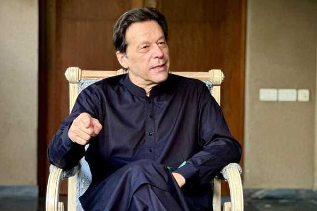 عمران خان کی دوستوں سے ملاقات نہ کروانے پر توہین عدالت؛ درخواستوں کا ریکارڈ طلب