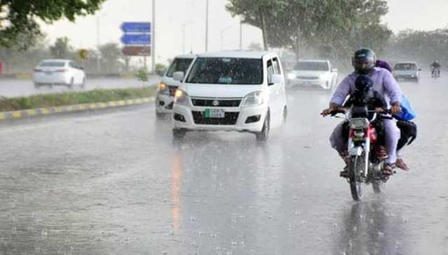 پنجاب کے مختلف شہروں میں بارش، سردی میں اضافہ