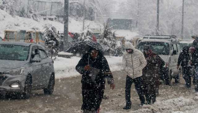 آزاد کشمیر، گلگت بلتستان، کے پی میں بارش و برفباری، رابطہ سڑکیں بند