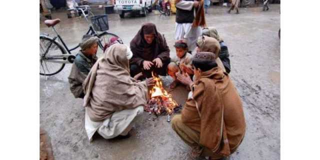 سردی کی لہر برقرار، مری ، گلیات اور وادی لیپہ میں برفباری، گلیات میں 4 سے 5 انچ برف پڑ گئی